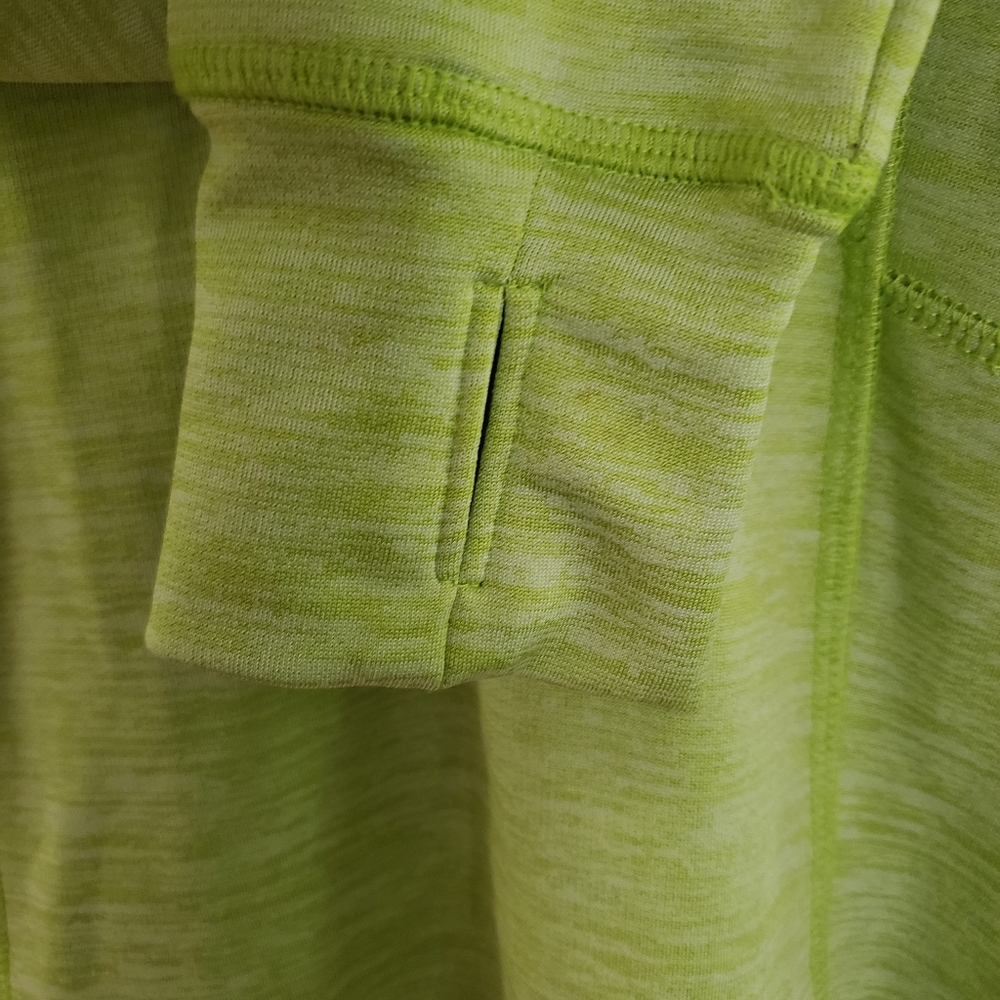 Sporty pull over - Picture 3 of 6